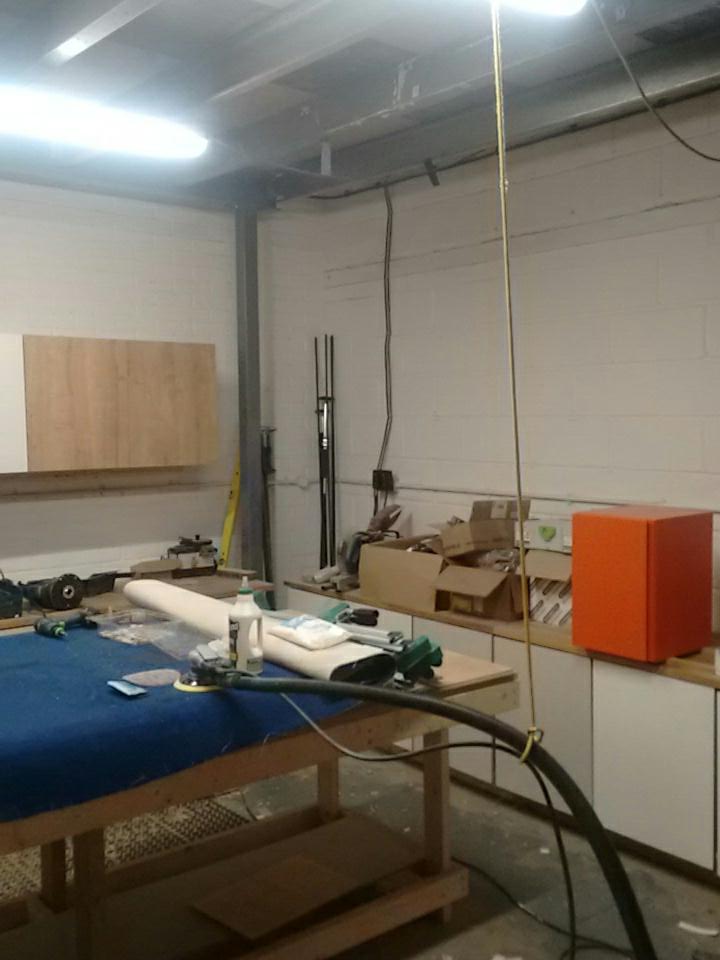 woodfashioner's tweet photo. My quick solution for flappy sander pipes, good old bungee cords. #mirka #excusemymess https://t.co/mE6N44ONjK