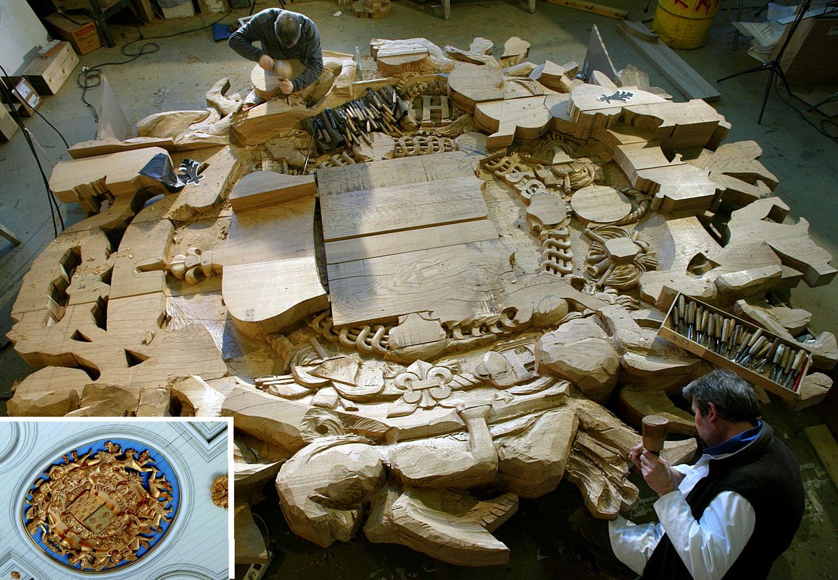 UK_APF's tweet image. Our craftsmen performing at the best for such challeging sculpture reproduction.
#heritage #listedbuilding #conservation #woodcarving