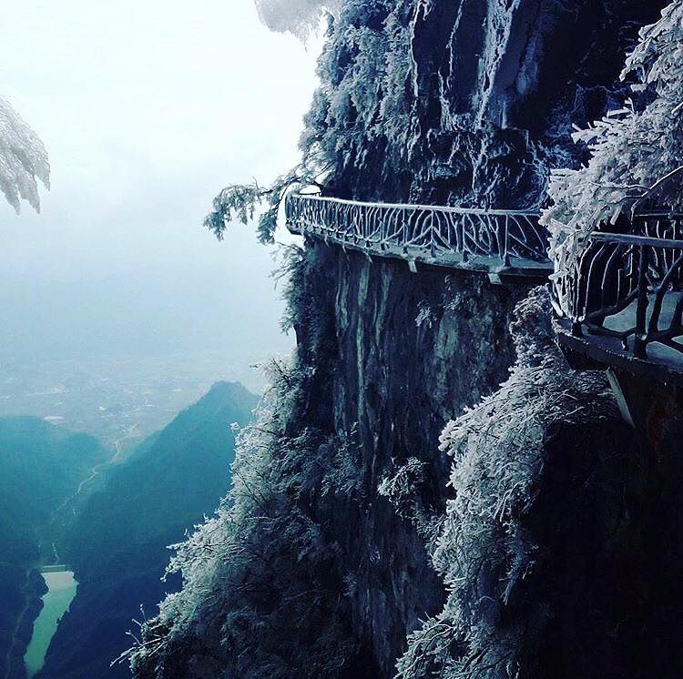 cd_sanfran's tweet photo. Out of this world!!! 🕵 Zhangjiajie was thrust into foreigner travelers' eyes after the movie Avatar ❤️👏🏽#usemyplan https://t.co/YbCB4a0l79