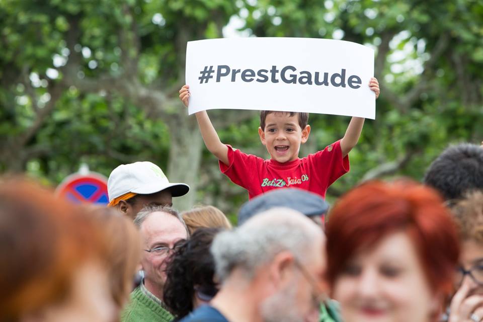 txesalaespada's tweet photo. Más de cien de personas #refugiadas han sido atendidas en #Bizkaia durante 2016 a través del programa #Goihabe. #PrestGaude https://t.co/Y7AxsjRu8f