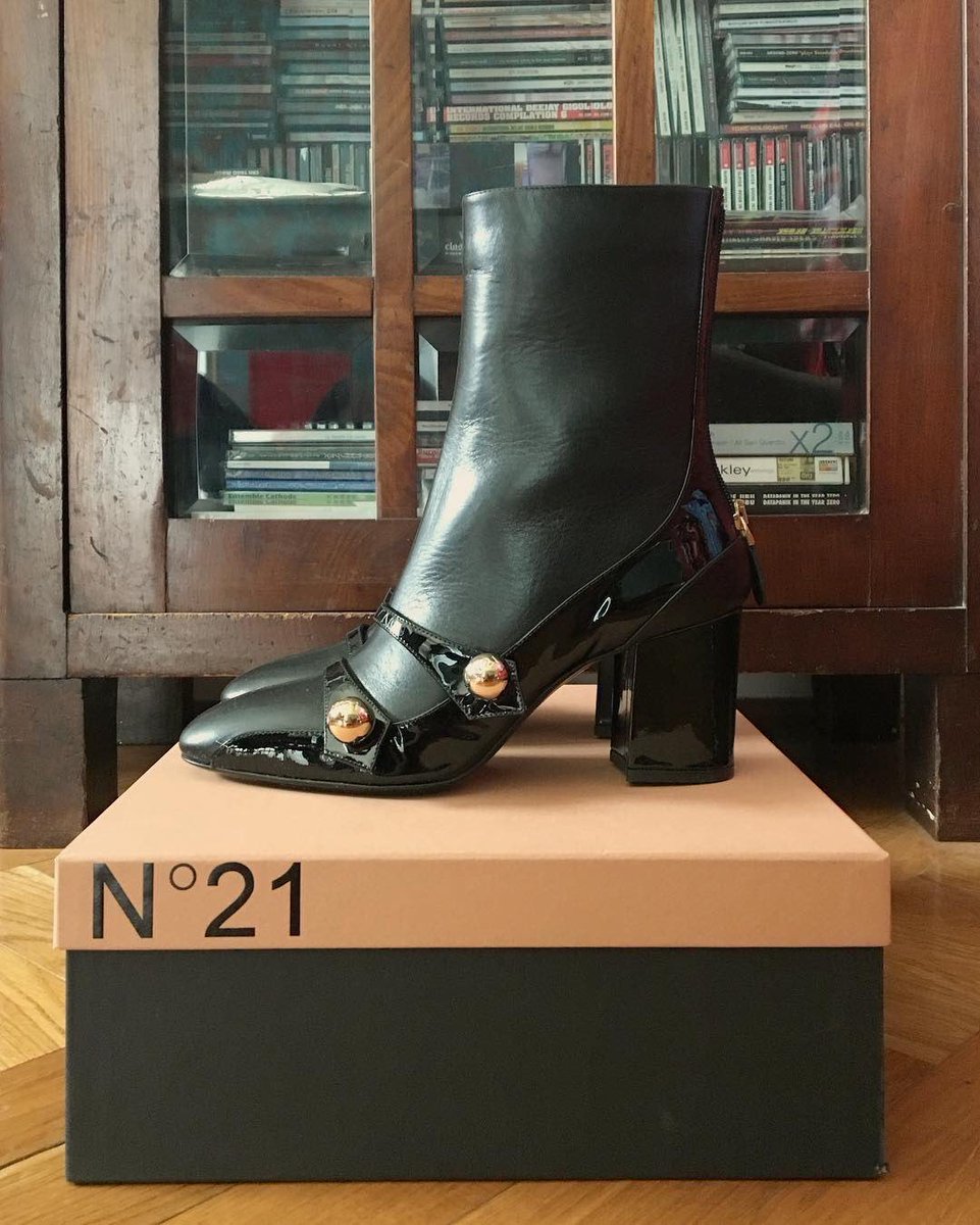 abcmdjp's tweet image. ちょっとだけ自分へのご褒美😋

【N21 numero ventuno 】

ヌメロ最近流行り始めてるけど
まだもって日人少ないし
被らない👍

ルブタンとかもう流行りすぎで
履けなくなっちゃった💔

行きつけのインポートショップ
#shogalia また来ます✨