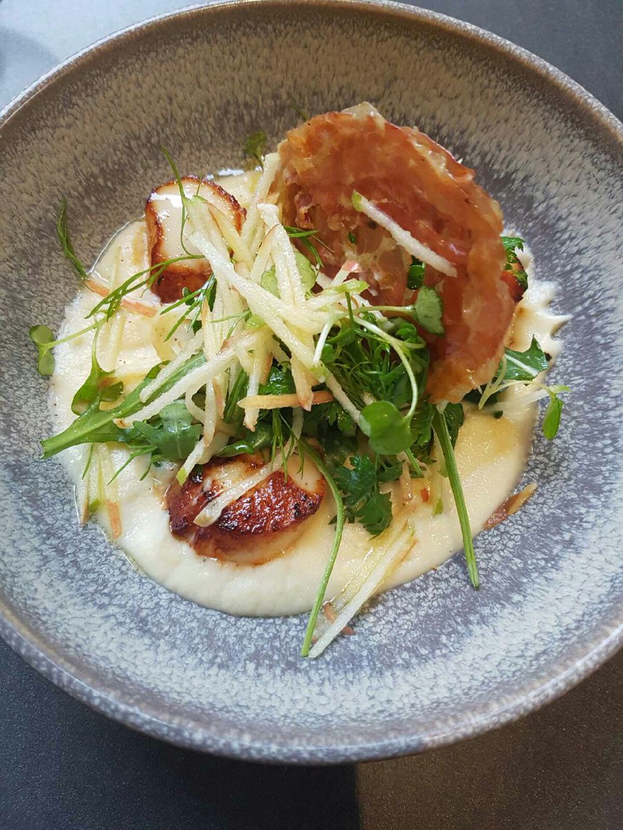 SaltAvoca's tweet photo. Today's #lunch special seared #scallops w/ cauliflower , apple &amp; crispy pancetta #salt #monkstown @avocaireland https://t.co/pUeE0TKn26