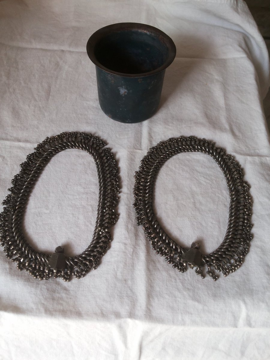mallikch's tweet image. @KTRTRS Sir, see how my mother's pattilu turned black in just a month after moving to Musi's vicinity 1/2 #CleanMusi