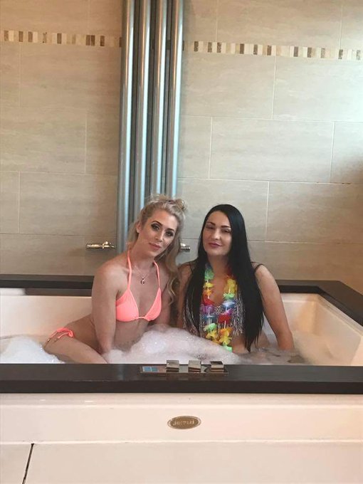 #wet #hottubparty 🛀 https://t.co/zMlIxMhghk<a href="/tag/wet"class="tags">#wet</a><a href="/tag/hottubparty"class="tags">#hottubparty</a>