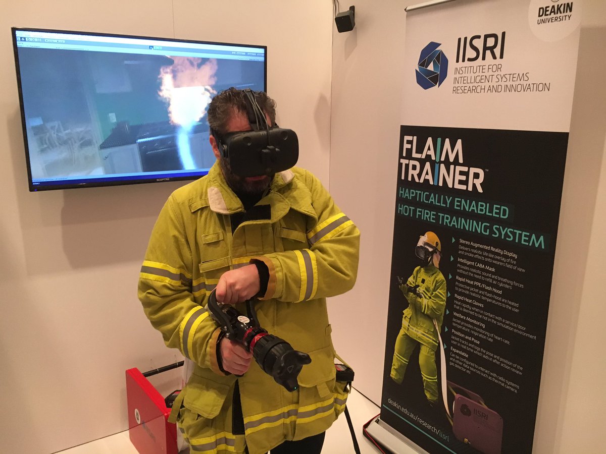 The best #VR training demo I've experienced to date at #CES2017 from @JamesMullins42 of @Deakin in #AUS #HTCVive #arinaction