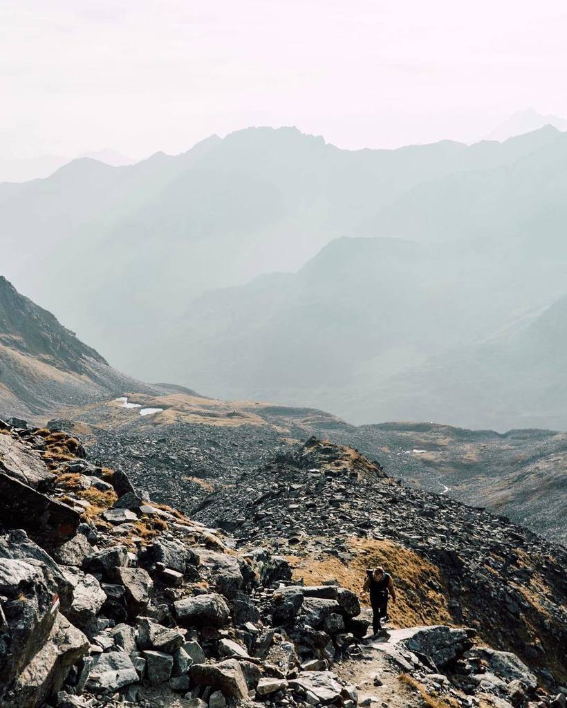 ChrisPerkles's tweet photo. Getting lost in the alps 🌄
Shot by @kleinerriese edited by myself ☺ https://t.co/Ad9Awlyft2 https://t.co/9Yh427W0Zc