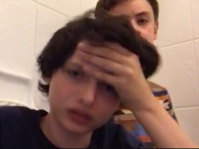 FWolfhardBR's tweet photo. Disseram que eu tinha cara de sapo
Logo eu 
O rei dos memes https://t.co/Jt6pk3UqlX