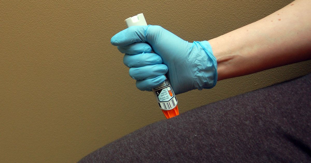 CVS Is Making Epipen Pay For Jacking Up Its Price via <a href="/Thrillist/">Thrillist</a> #health #wellness - buff.ly/2ilR2PO