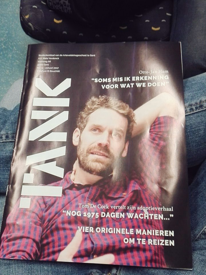 Tank lezen op de trein. De complimenten aan de redactie. 😀 #goebezig #tank <a href="/ArteveldeJOU/">Journalistiek Arteveldehogeschool</a> <a href="/DeIdealeWereld/">De Ideale Wereld</a>