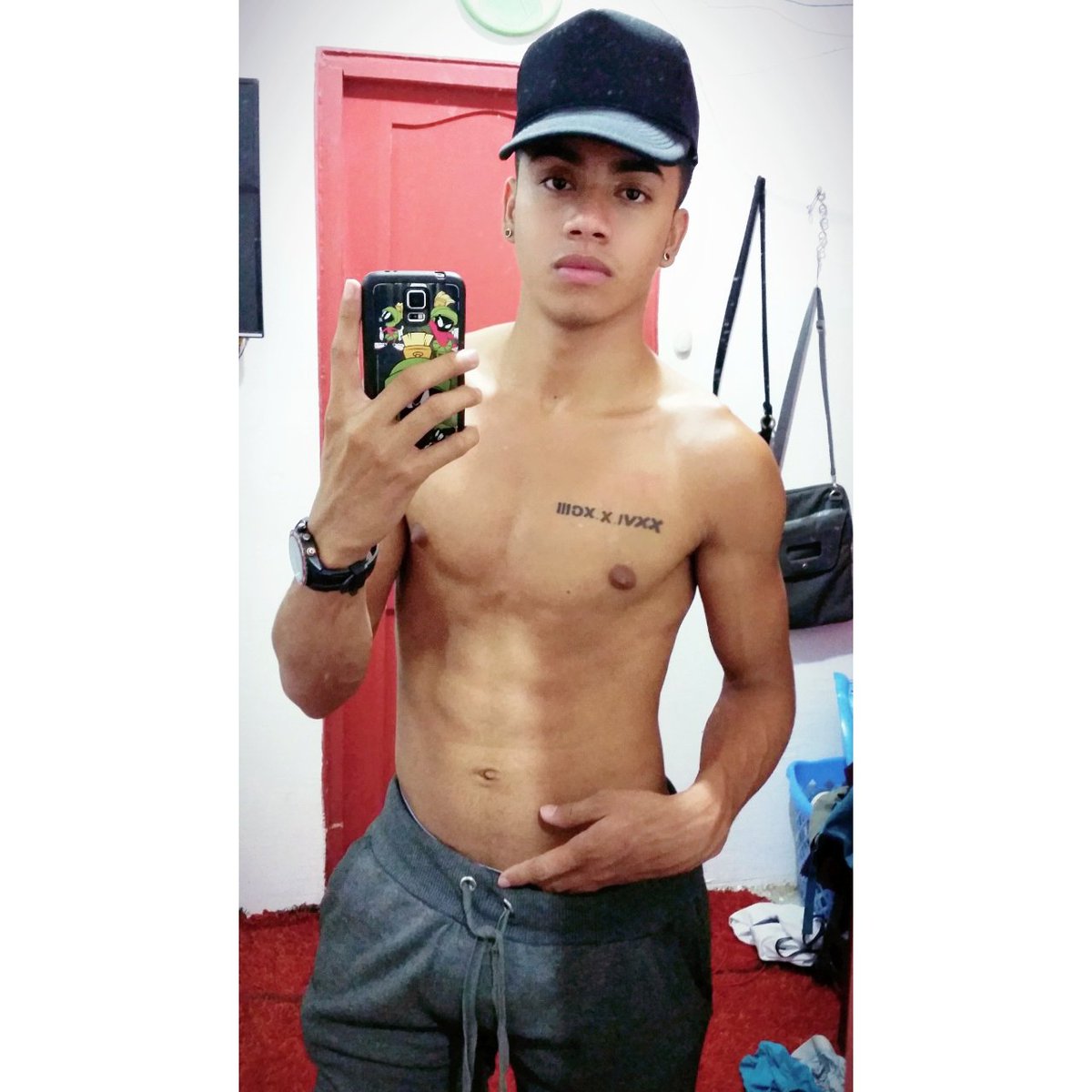 ronaldfreire93's tweet photo. #NuevaFotoDePerfil https://t.co/EAtl2BGT6j