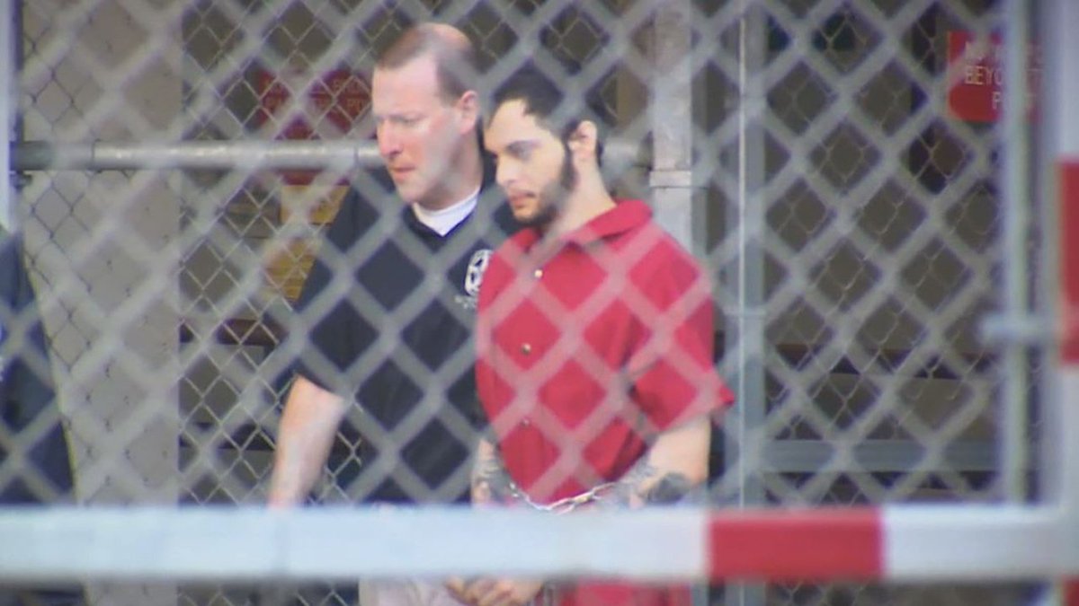 Fort Lauderdale airport shooting suspect ordered held without bond bit.ly/2iDrlW0 https://t.co/02cRubKdf6