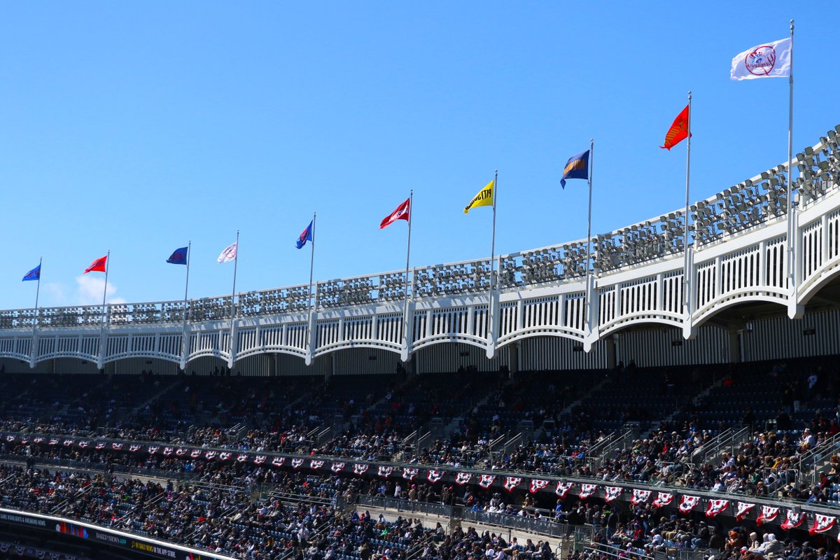 Cut4's tweet photo. .@Yankees When can we hang out at your place? https://t.co/TRa0DHcMyb