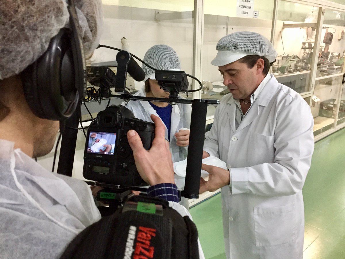 farmaconfort's tweet photo. Entrevista del equipo de #VICE
al CEO de #Cohitech (https://t.co/nvqEBUkLCR), Ramon Vendrell. 
Pronto en televisión:
https://t.co/2xN0HGxRLL https://t.co/EVy9gUkRhJ
