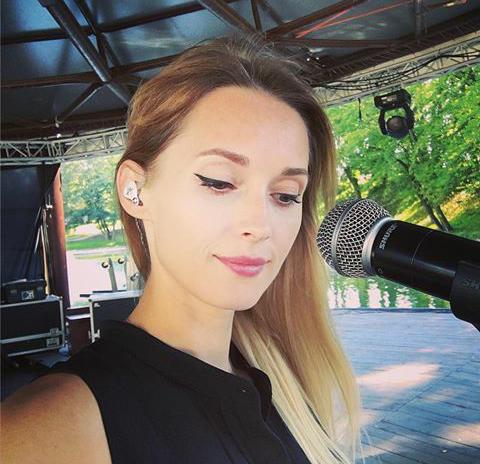 aida nikolaychuk aida nikolaychuk