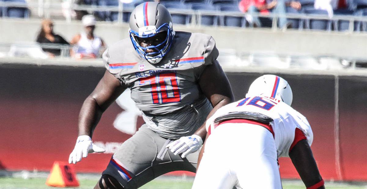 247Sports's tweet photo. Shakeup at the top as 247Sports announces final 5-stars for ’17 https://t.co/jkdMdYC5sh https://t.co/elpIxNaTVq