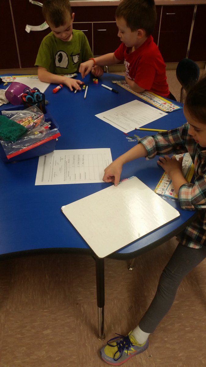 brittneyparks07's tweet photo. Learning all about measuring in 1st grade math. #centimetercubes @SpartaTrojans https://t.co/ZpP8b2WG7S