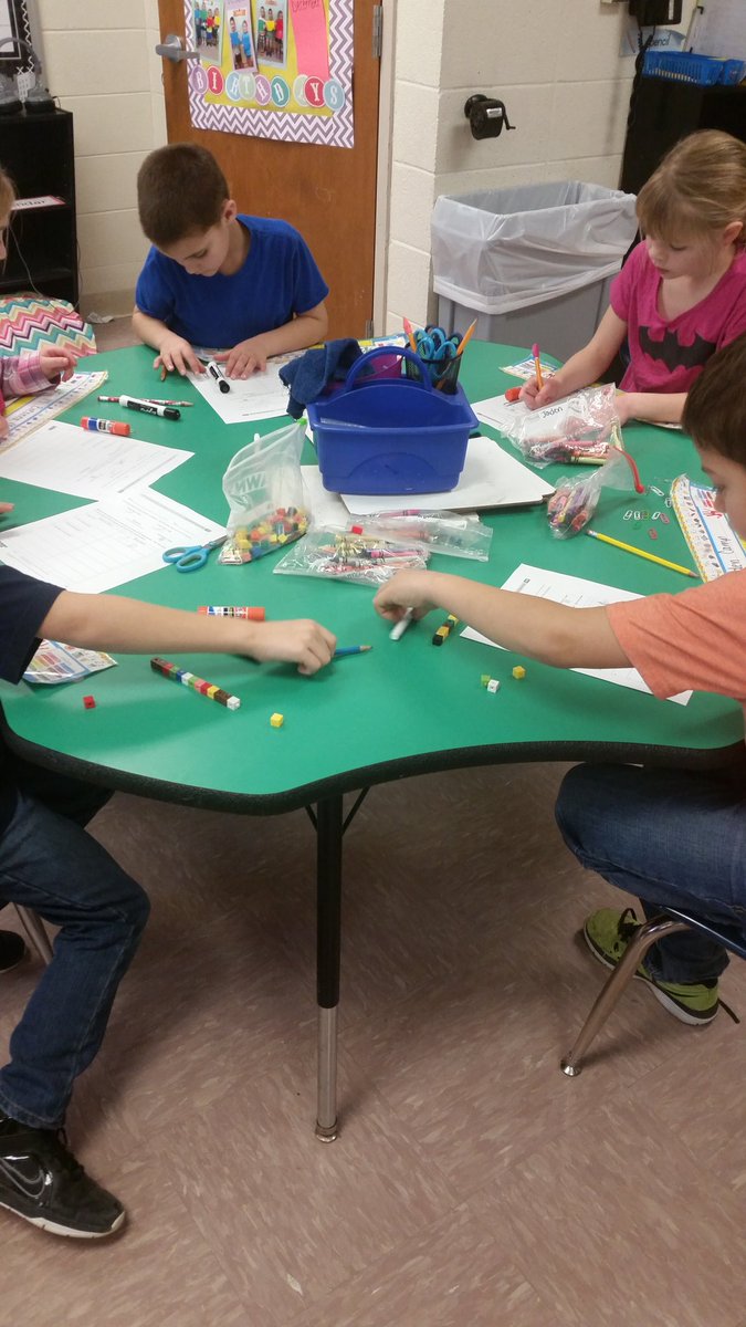 brittneyparks07's tweet photo. Learning all about measuring in 1st grade math. #centimetercubes @SpartaTrojans https://t.co/ZpP8b2WG7S
