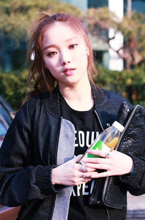 lee sung kyung 이성경 pics tweet media