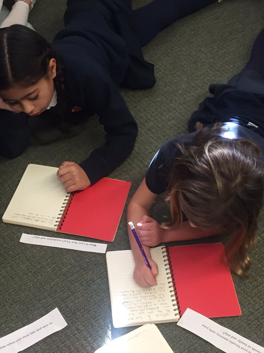 mrs_siegel_poly's tweet photo. We're so excited to have Senior friends here to teach us about journaling! #PolyConnects 📘✏️ https://t.co/8qv7F9Tv7L