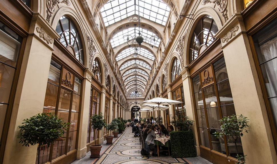 QueFaireAParis's tweet image. Il fait froid? ❄️
Il pleut? 🌧
Suivez le guide pour vous balader au sec dans les galeries et passages à #Paris

🔎 ow.ly/rLFY3082W2y