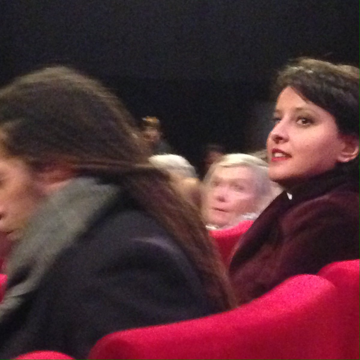 Najat Vallaud-Belkacem au spectacle "A vif" de <a href="/KeryJames/">KERY JAMES</a> au <a href="/RondPointParis/">Théâtre du Rond-Point</a>