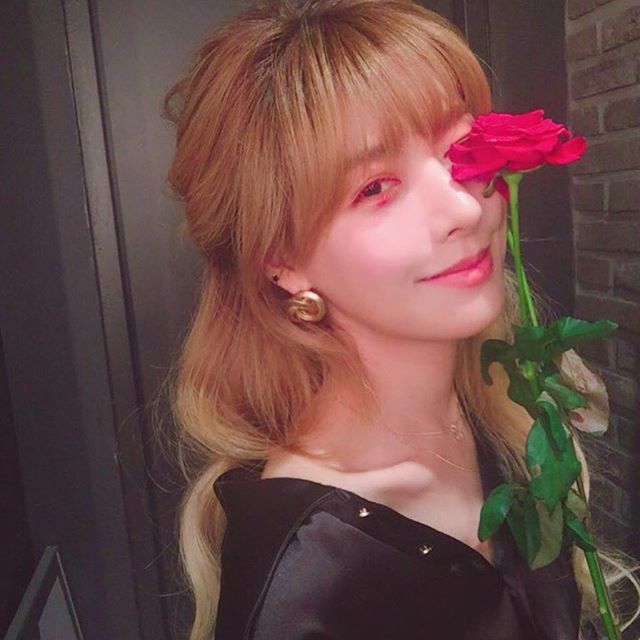 HelloVenusSnaps's tweet photo. [ALICE INSTAGRAM] hv_alice: #Kwave_official https://t.co/Tau2bi4wv5 #kpopsnaps https://t.co/zy1XgaA780