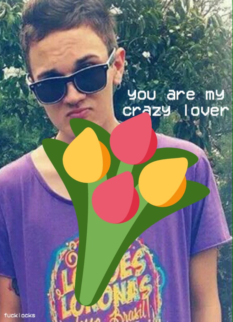 fuckIocks's tweet image. • capa de caderno frente e verso christian figueiredo 
  • rt para receber na dm
      • pedido: @withyoufig