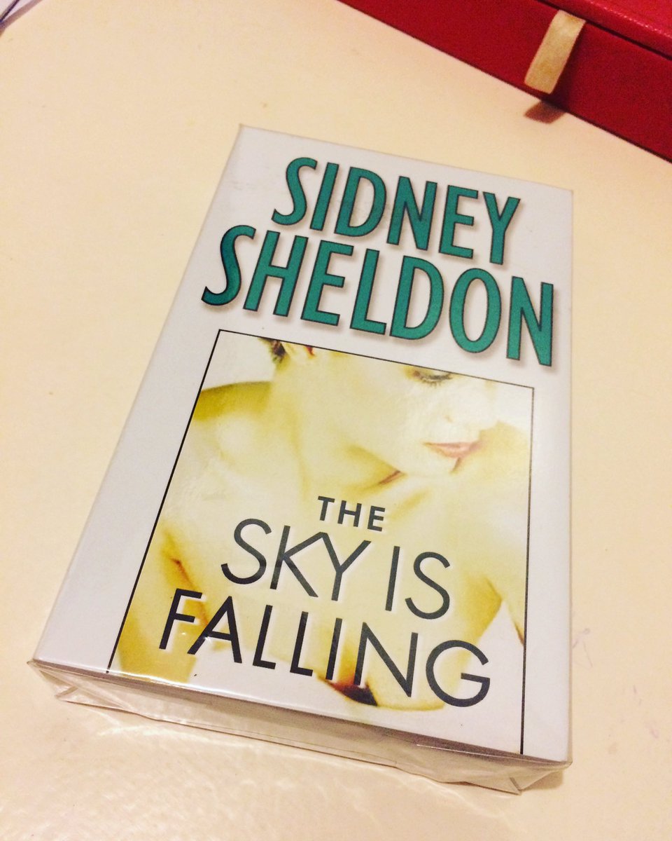 riailano's tweet photo. My family is the sweetest. Thanks @wongkitongki for this. I am such a fan of Sidney Sheldon. #southiegurl #pickyreader #readingisgreat https://t.co/RlbTQ4itgl