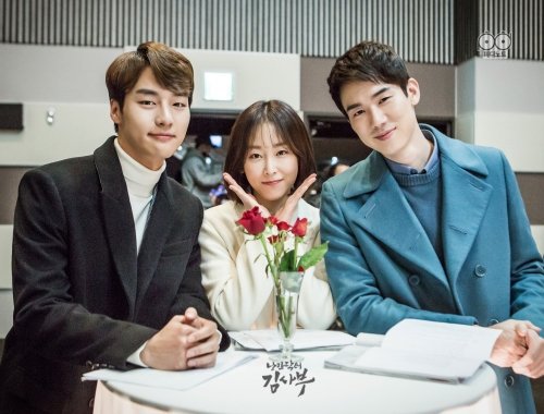 TheDramaKorea's tweet photo. Hadiah 2017 buat SBS :

Rating Romantic Doctor tembus ke 26%.
Rating Legend of the Blue Sea tembus ke 20%. https://t.co/6hCccuQ0fj
