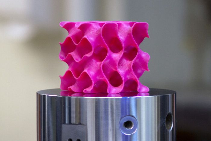 rpplusm's tweet image. "MIT creates 3D printed #graphene that’s lighter than air, 10X stronger than steel" (via @computerworld) buff.ly/2j81KXa #addmfg