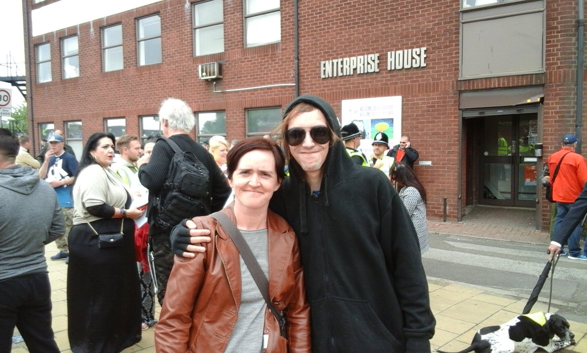 EnglishTommy1's tweet photo. Me and @AMDWaters at the #PEGIDAUK Rotherham protest last year, fantastic woman! A real Feminist! https://t.co/G2PMVblg61