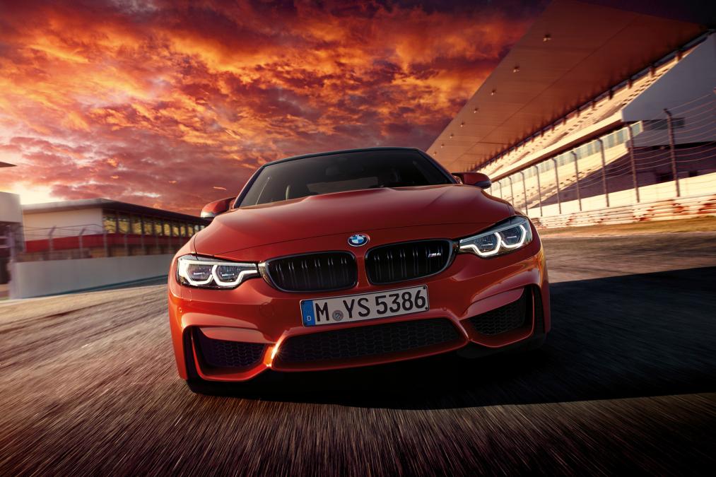 #BMW #M4 updated for 2017 with  new LED lights, slight styling revisions and new interior options aex.ae/2jvjnmb #BMWM4