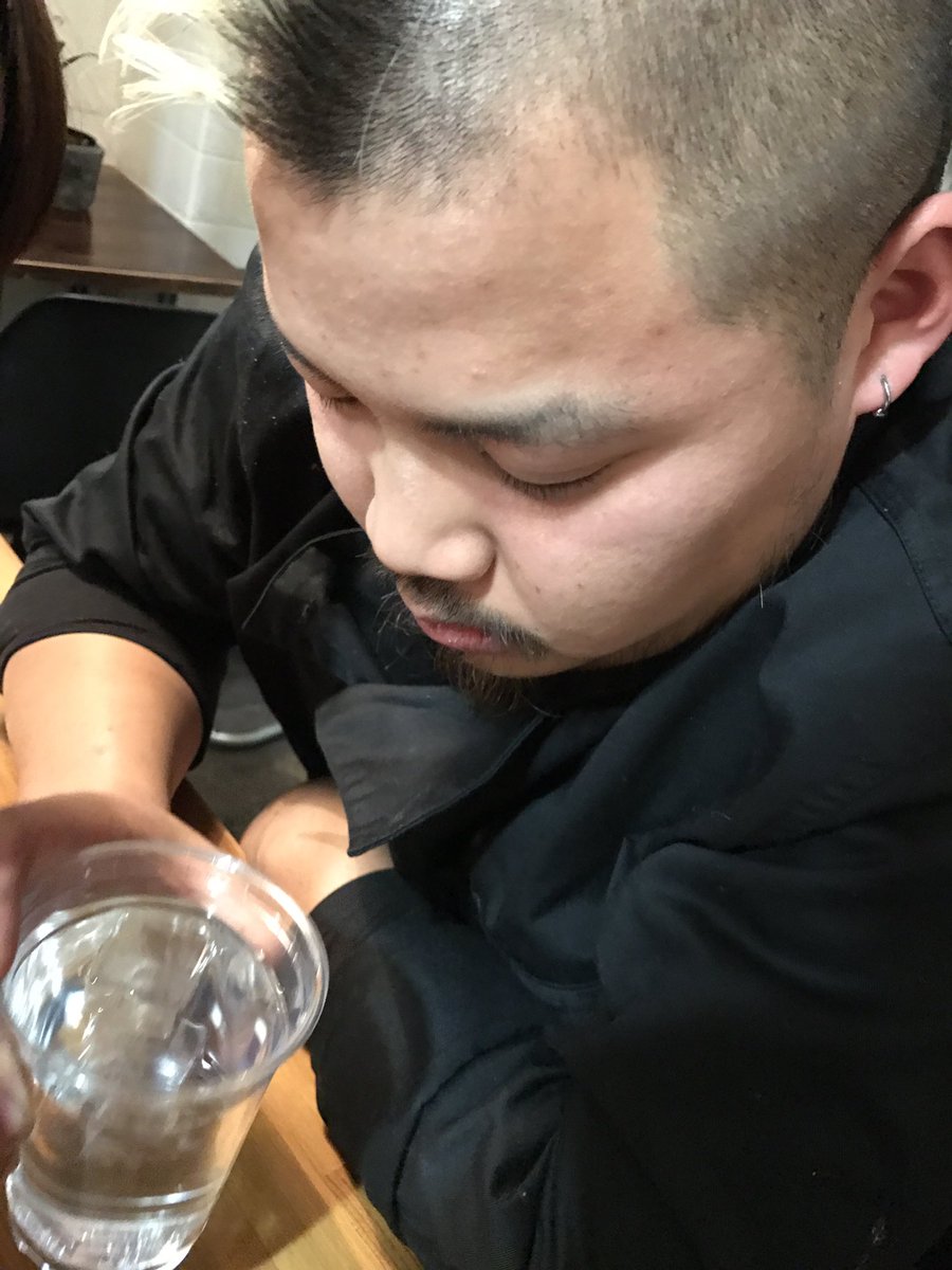 reonaDropClock's tweet photo. ベロベロやないか
#OILSLOPE https://t.co/Vz6fBaGrQ4