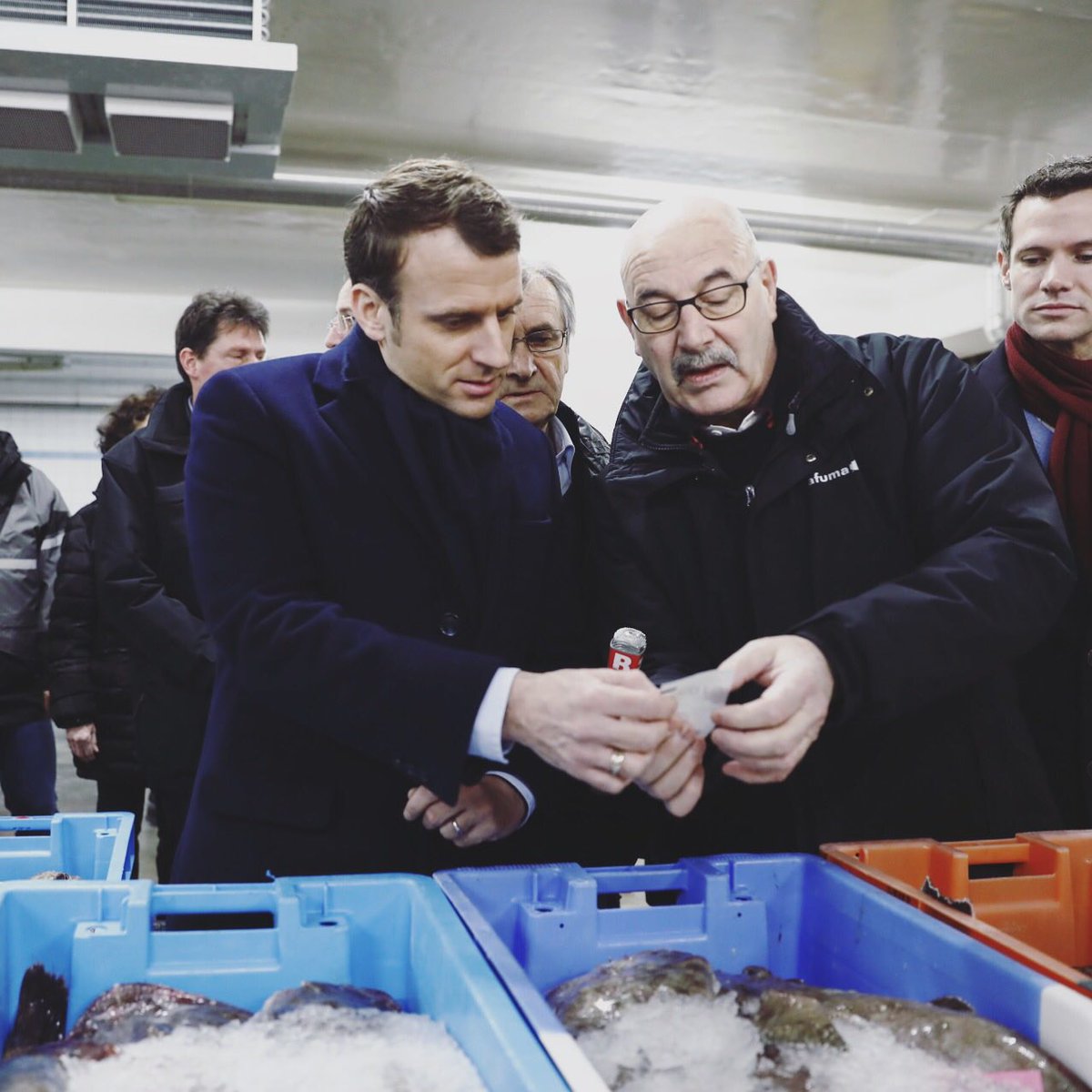 EmmanuelMacron's tweet photo. Nous devons construire une stratégie de long terme pour exploiter la mer dans le respect de l'environnement. https://t.co/VYtlhQWOdO