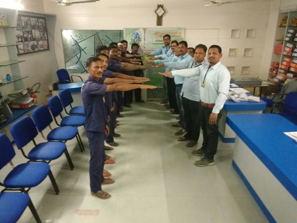 karanjagas's tweet photo. #saksham2017 Safety and conservation pledge by STAFF M/S KARANJA GAS, KARANJA, NAGPUR TERRITORY, MAHARASHTRA. https://t.co/eZqogW3zrw