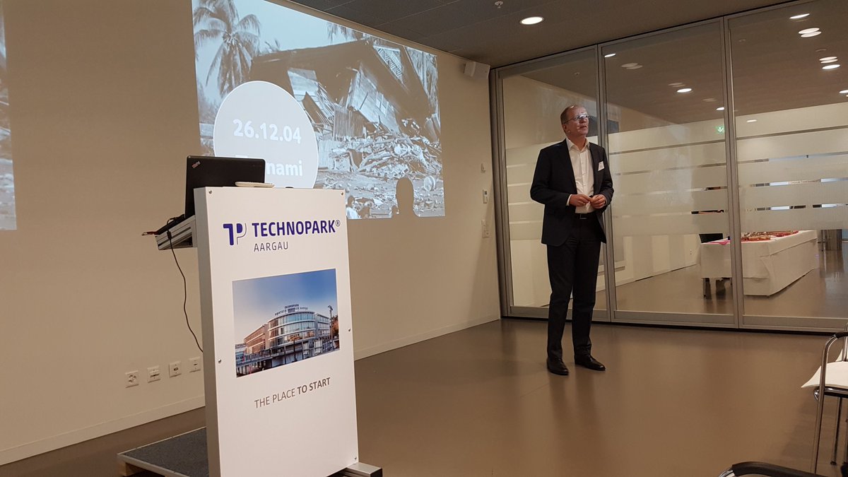 InfoSknk's tweet photo. @mriecken von @TUIGroup berichtet an der @InfoSknk über das Krisenkommunikatiossystem des größten Tourismuskonzers #sknk17 https://t.co/vCujTMQoVg