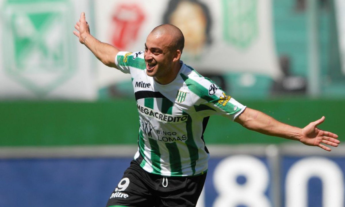 Joza Novalis On Twitter Santiago Silva Deixa O Banfield E E O Mais Novo Reforco Da Catolica Rival Do Fla Na Libertadores El Tanque Uruguaio Assina Hoje A Tarde Https T Co Avsysjwvhd