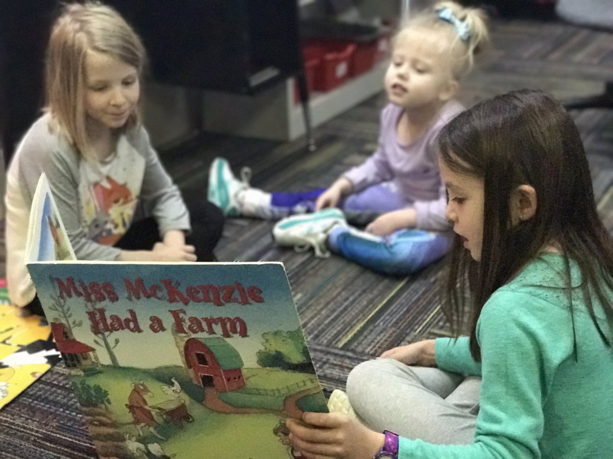 MrsSwisherin2nd's tweet photo. One of my (and my 2nd graders') favorite times of the week! Reading time with our THRIVE buddies! 😌📚 https://t.co/FMO42QsRQu