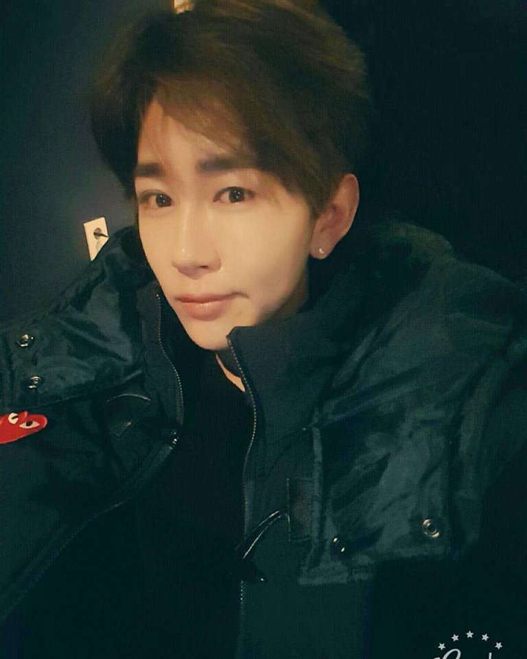 BurningTimePH's tweet photo. 미팅끝 
바람불어서 머리가 산발
겨울 감기조심!난 이미 걸렸지만....
하루하루 보���차다

#instagram #k-pop #소통 #bit #music
https://t.co/VTvBHWg6ut https://t.co/F1Owv3MQ4e