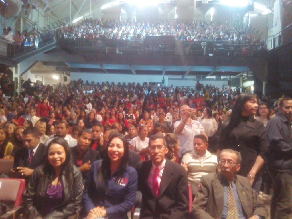 EducacionZEZ's tweet photo. Así esta el Teatro Lía Bermúdez esperando a @JauaMiranda  y @PanchoArias2012  para la Entrega de titularidad a los docentes @prensaeducaz https://t.co/teVoMFkD2f