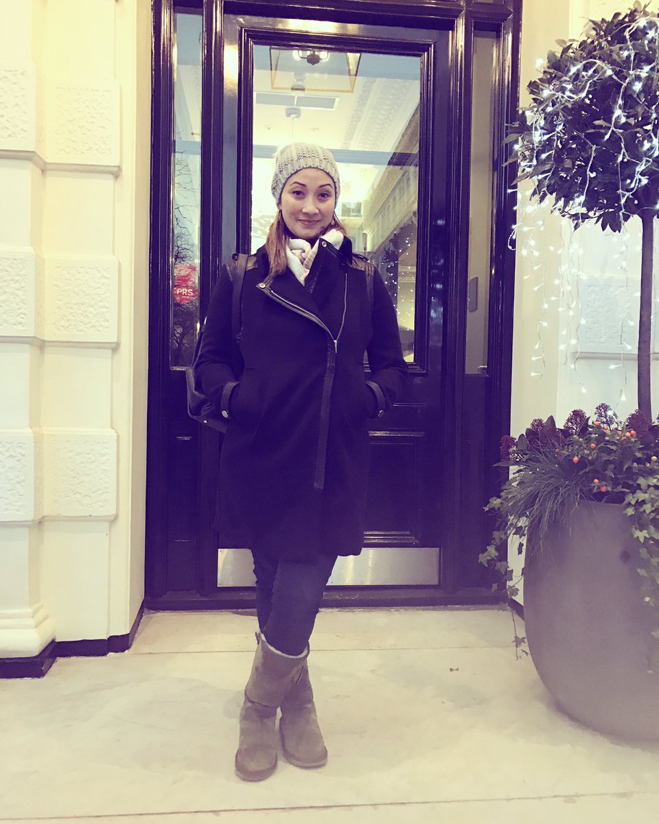 RuBeReloaded's tweet photo. Even with this heat, I'm not missing the 2 degree weather! ❄️#travel #Winter #fblogger #UK2016 https://t.co/fJ2nVEU9tk
