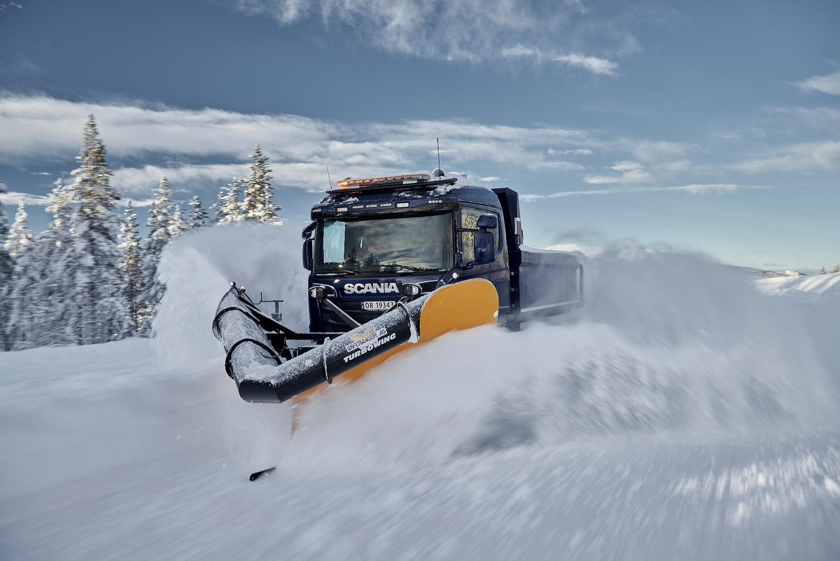 ScaniaGroup's tweet photo. Tough winter conditions are facing the test drivers at Scania Winter in Trysil, Norway. #ScaniaWinter https://t.co/wA6LEkXSLq