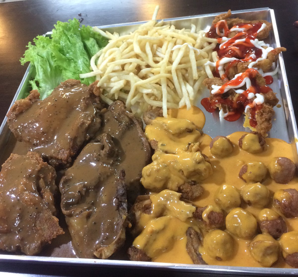 jijihya's tweet photo. Nikmat dunia 🙌🏻 #LegacyKitchen https://t.co/jNIPkvtSzx