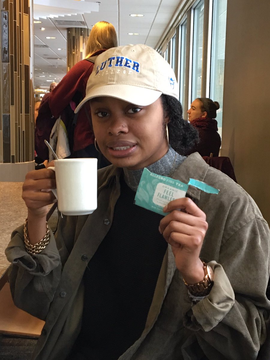 KohbasKafTips's tweet photo. If you don't want the kaf's tea, you can BYOTea like @shadoodoe #kaftip https://t.co/J3hK6nNgoI