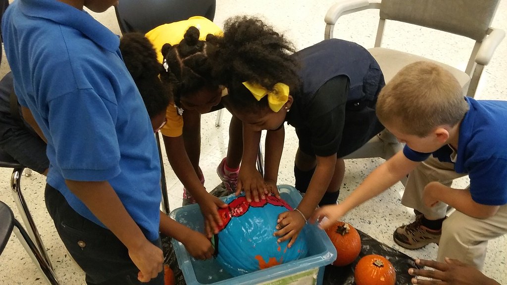 Livingston_sp's tweet photo. I Spy Science S.T.E.A.M Club! We are excited to be a S.T.E.A.M school! #DTOROCKS @principallearns @DuvalSchools https://t.co/Ee4XtTvEpM