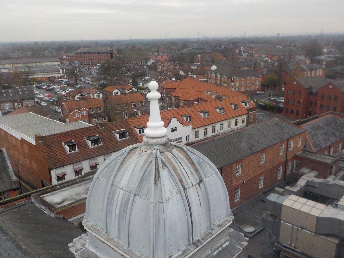 ACEComposites's tweet photo. Great to see the new Finial installed on top of Sale town Hall! https://t.co/AE1BEm4OOM