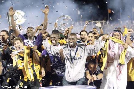 AlShahenoo's tweet photo. عزيزي هل ترى هذه الصور 
تمعن بها جيدا 
في تلك السنة بطولتكم سحب ياسر من #الاتحاد 
ونحن همنا كأس العالم للاندية 
#سحبه_ياسر_القحطاني_عالخدم https://t.co/kp1nZUhuNd
