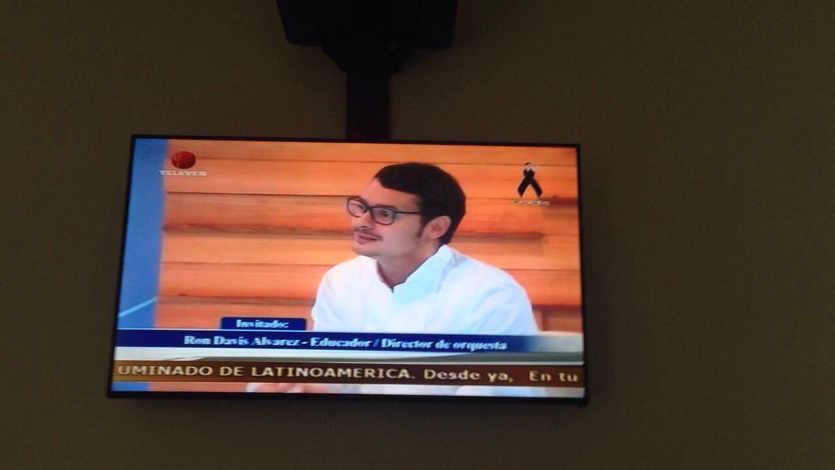 Hoy en tv venezolana hablando de lo importante que es enseñar con pasión y energía. #TeachersMatter <a href="/VarkeyFdn/">Varkey Foundation</a>