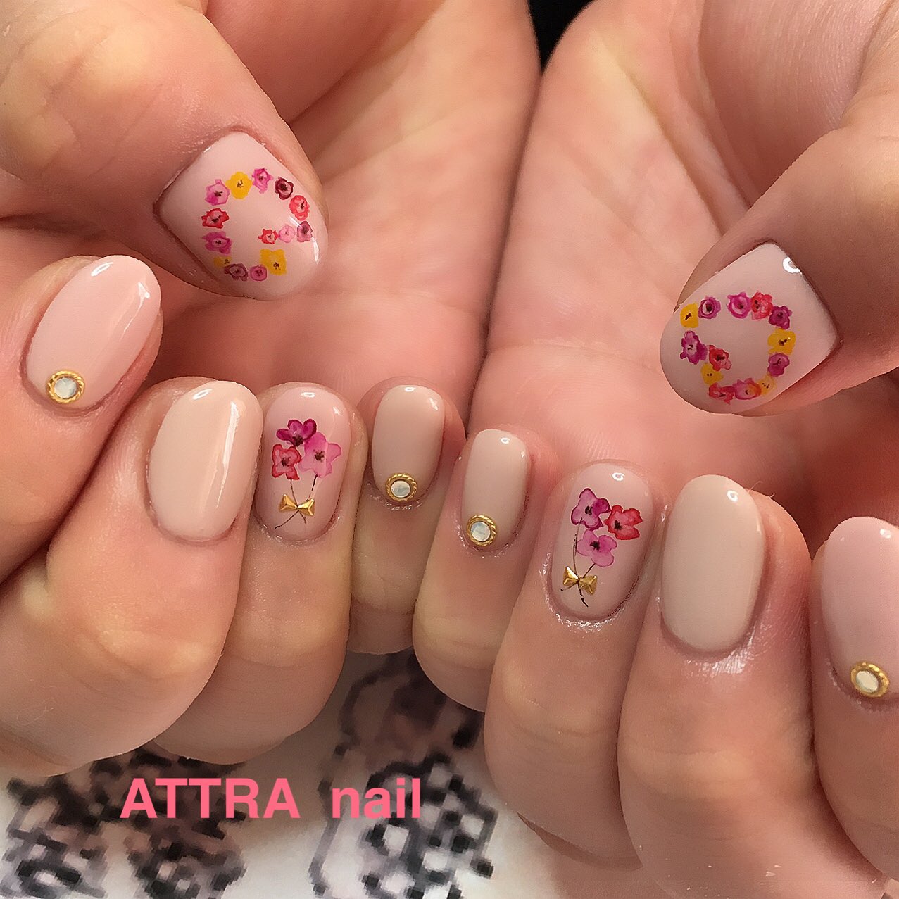 Attra Nail 倉敷ネイルサロン Twitter இல உள ள ர 押し花風に Attranail アトラネイル 倉敷ネイル 倉敷ネイルサロン エアブラシ 岡山ネイル 岡山ネイルサロン 冬ネイル 花柄ネイル 押し花ネイル 大人ネイル ビジューネイル シンプル ネイル