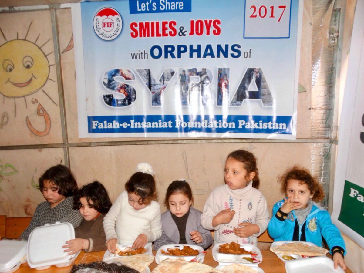 IamUsmanAQ's tweet photo. #ThisYearMayBe Again @FiFPakOfficial Delivers Memorial Smiles To #Syria Child 
#FIFINSyria #FIFPakistan https://t.co/x5Kgv80Wiy